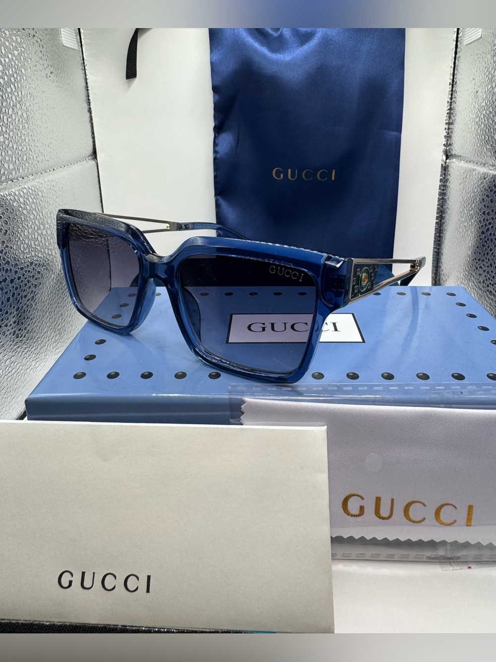 Gucci Women's Navy Square Sunglasses with Gradient Lenses